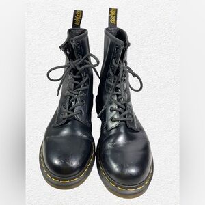 Dr. Martens Black Patent Leather Lace Up Boots Women’s Size 9 SN # 1460